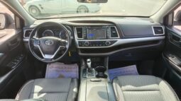 
										TOYOTA HIGHLANDER 2017 full									