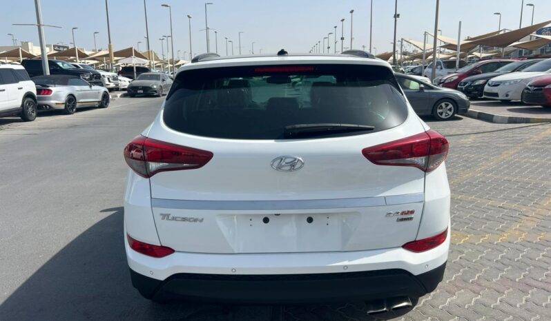 
								Hyundai tucson full option 2016 full									