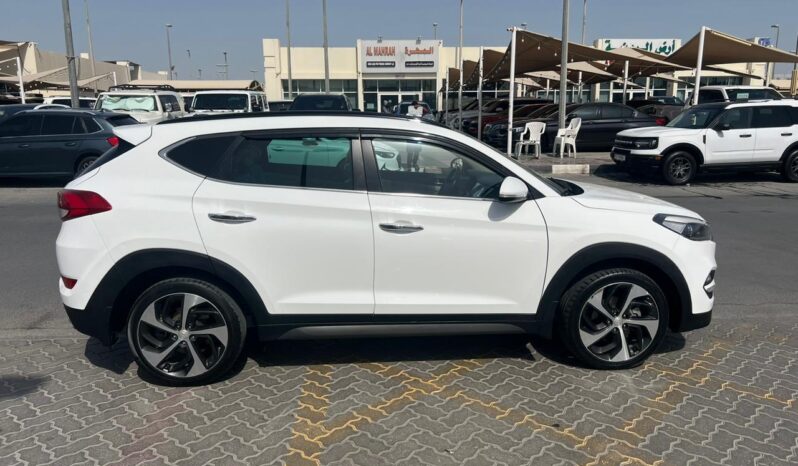 
								Hyundai tucson full option 2016 full									