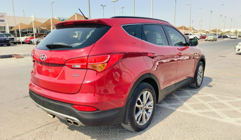 
								Hyundai santafee awd 2013 gcc full									