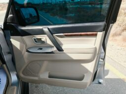 
										Mitsubishi pajero 2013 full option full									