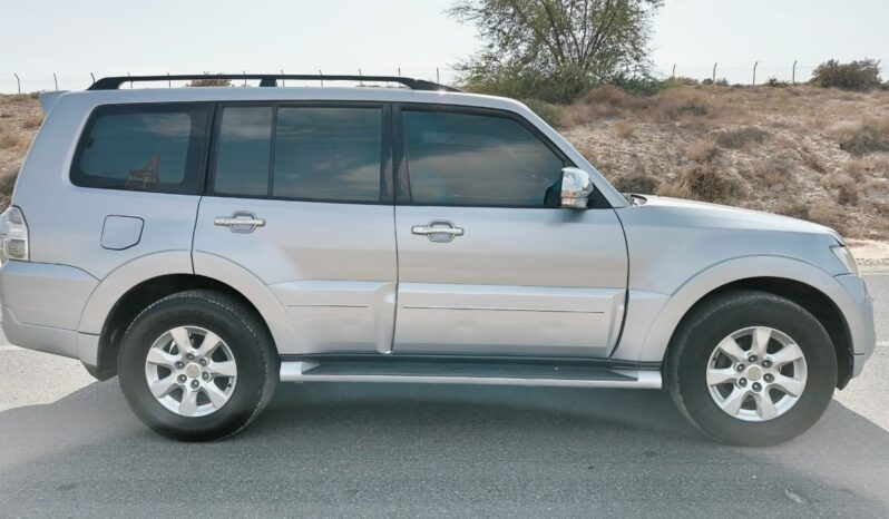 
								Mitsubishi pajero 2013 full option full									