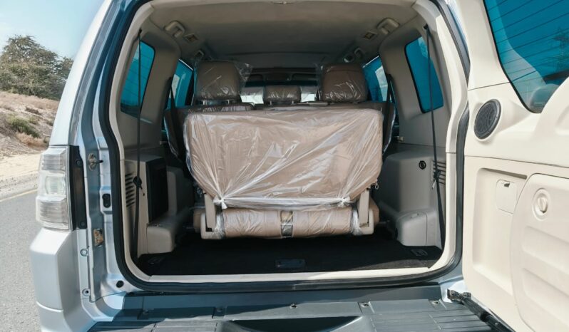 
								Mitsubishi pajero 2013 full option full									