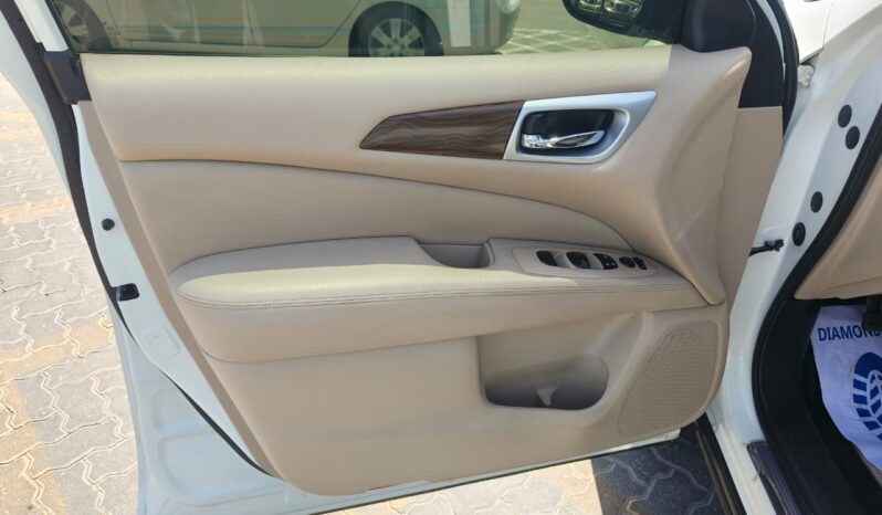 
								nissan pathfinder sv gcc 2018 full option full									