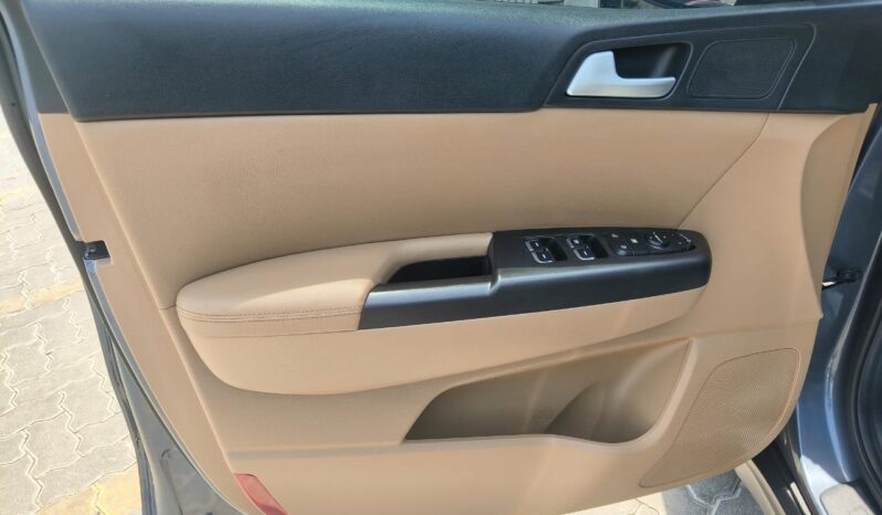 
								kia sportage gcc full option 2018 full									