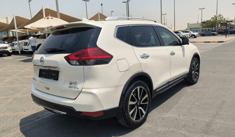 
								Nissan xtrail SL top option 2018 gcc full									