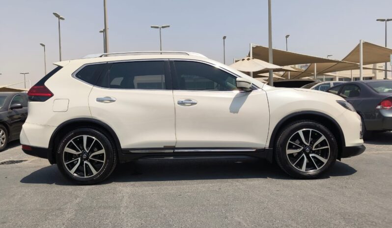 
								Nissan xtrail SL top option 2018 gcc full									