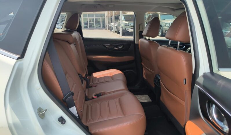 
								Nissan xtrail SL top option 2018 gcc full									