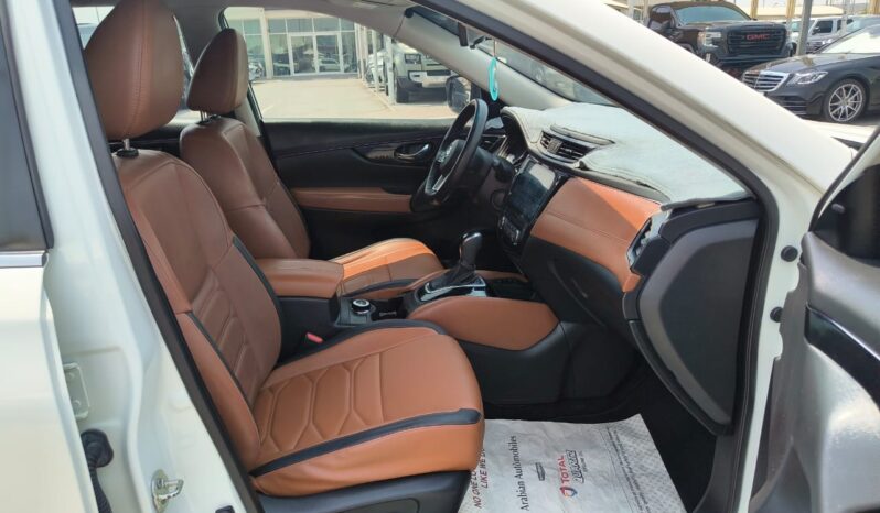 
								Nissan xtrail SL top option 2018 gcc full									