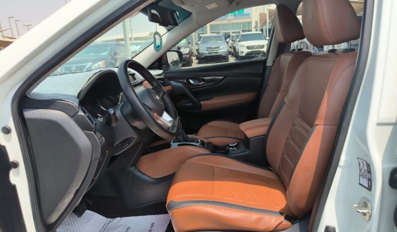 
								Nissan xtrail SL top option 2018 gcc full									