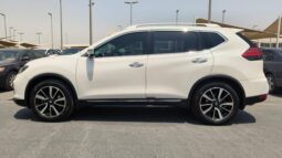 Nissan xtrail SL top option 2018 gcc