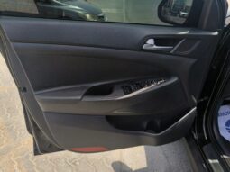 
										SUV Used Hyundai Tucson 2017 Gasoline Automatic Black 147000 GCC GLI Black full									