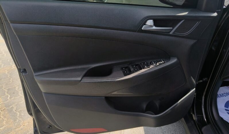 
								SUV Used Hyundai Tucson 2017 Gasoline Automatic Black 147000 GCC GLI Black full									