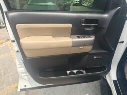
										toyota sequoia 2012 gcc full									