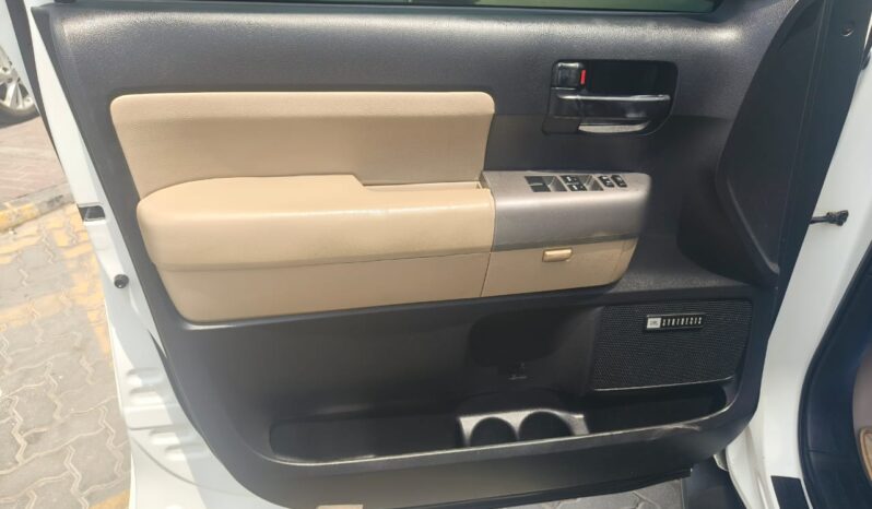 
								toyota sequoia 2012 gcc full									