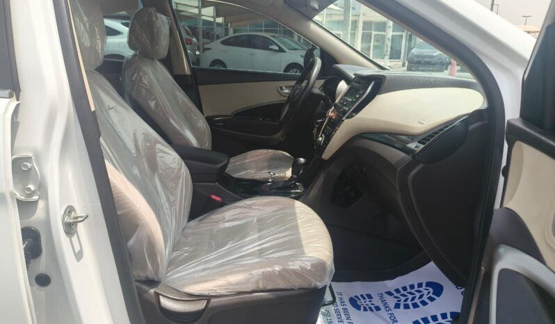 
								Hyundai santafee 2016 gcc full									