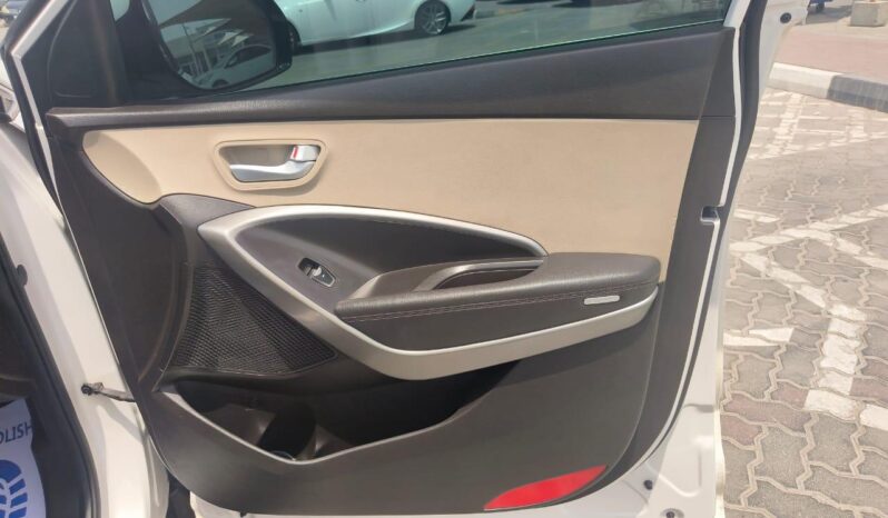 
								Hyundai santafee 2016 gcc full									