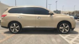 nissan pathfinder sv gcc full 2014