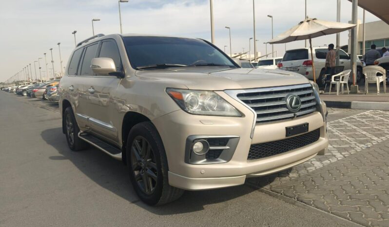 
								Lexus Lx 570 gcc 2013 full									