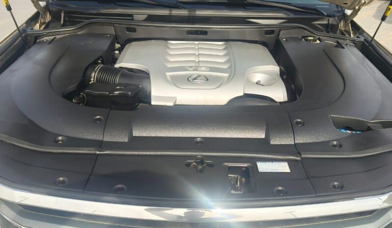 
								Lexus Lx 570 gcc 2013 full									