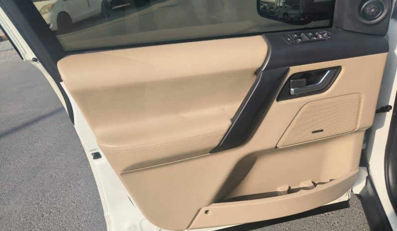 
								Rang rover Lr2 gcc2013 full									