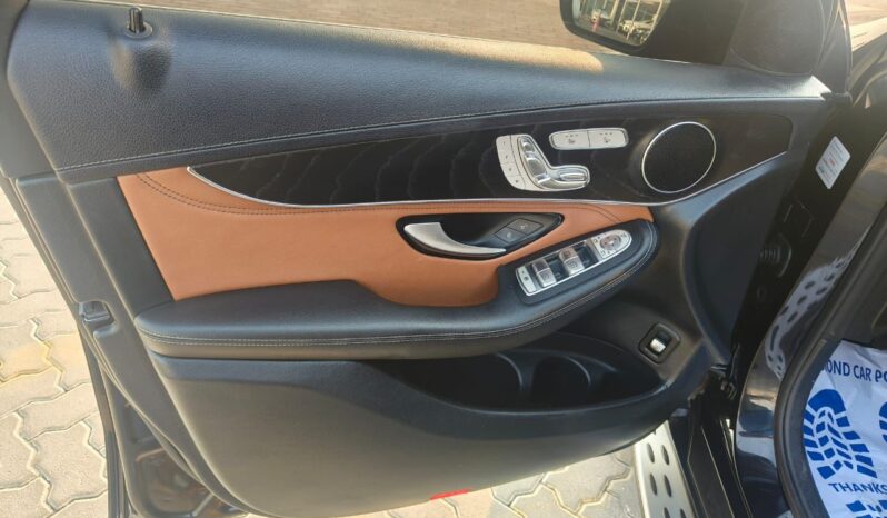 
								Mercedes benz GLC 250 gcc 2019 full									