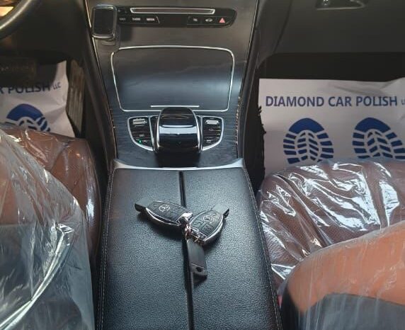 
								Mercedes benz GLC 250 gcc 2019 full									