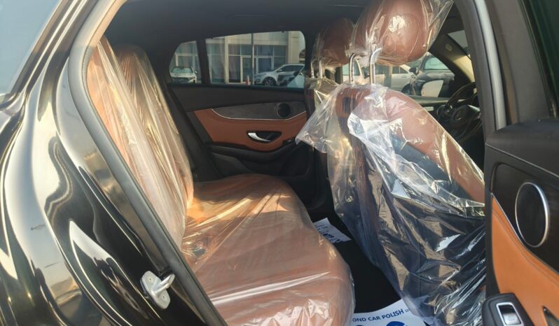 
								Mercedes benz GLC 250 gcc 2019 full									