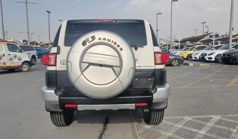 
								Toyota fj cruiser 2015 gcc full									