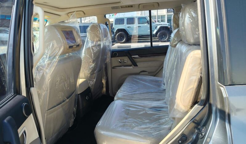 
								Mitsubishi pajero 2016 full option full									