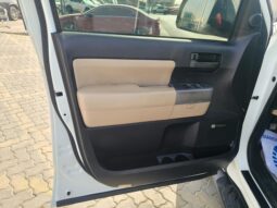 
										Toyota sequoia 2012 gcc full									