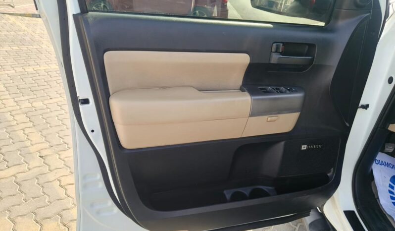 
								Toyota sequoia 2012 gcc full									