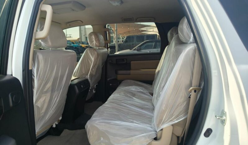 
								Toyota sequoia 2012 gcc full									