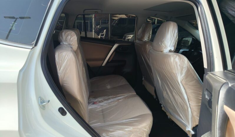 
								Toyota rav 4 gcc 2015 Gxr full									