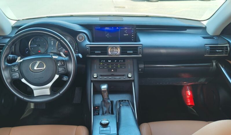 
								Lexus is 300t gcc full option 2019 full									