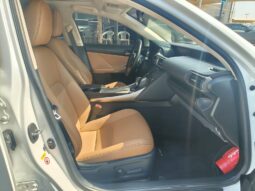 
										Lexus is 300t gcc full option 2019 full									