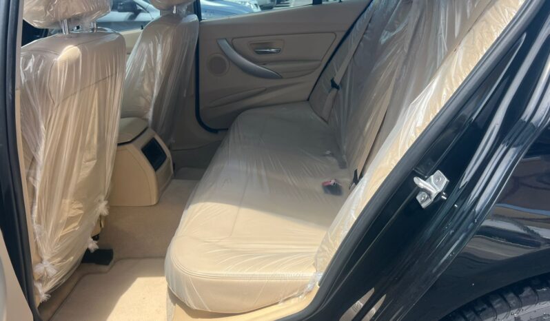 
								BMW 318i GCC 2017 full									