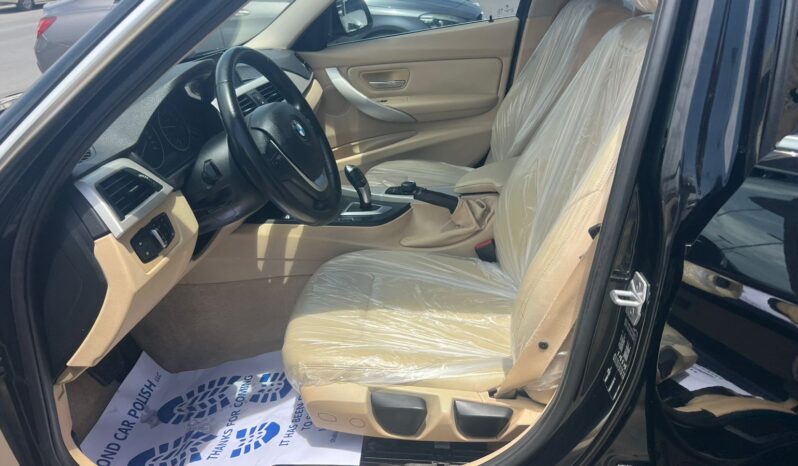 
								BMW 318i GCC 2017 full									