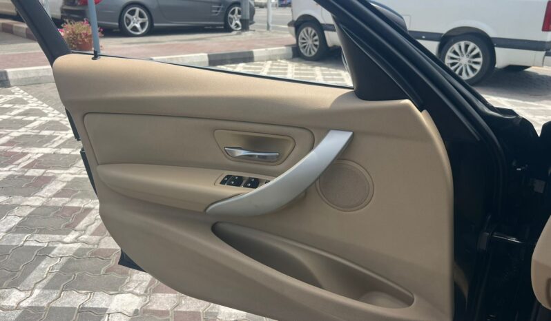 
								BMW 318i GCC 2017 full									