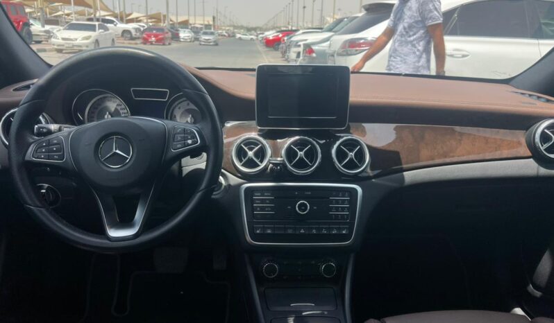 
								Mercedes benz GLA250 gcc 2016 full									
