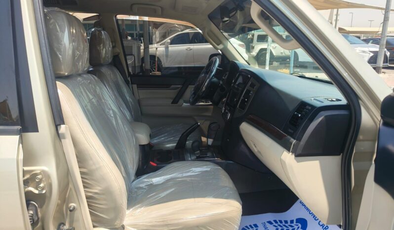
								Mitsubishi pajero 2016 full option full									