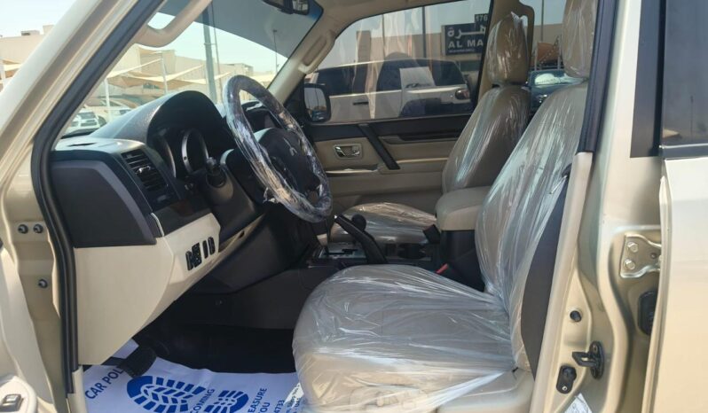
								Mitsubishi pajero 2016 full option full									