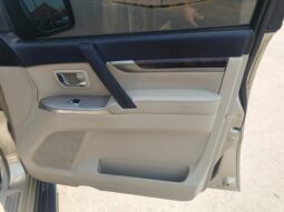 
										Mitsubishi pajero 2016 full option full									