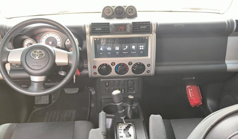 
								toyota fj cruiser 2022 full									
