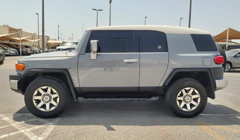 
								toyota fj cruiser 2022 full									