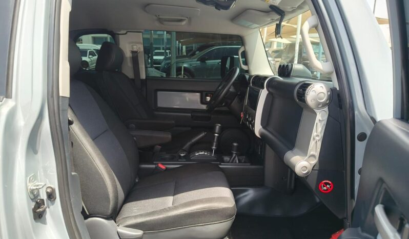 
								toyota fj cruiser 2022 full									
