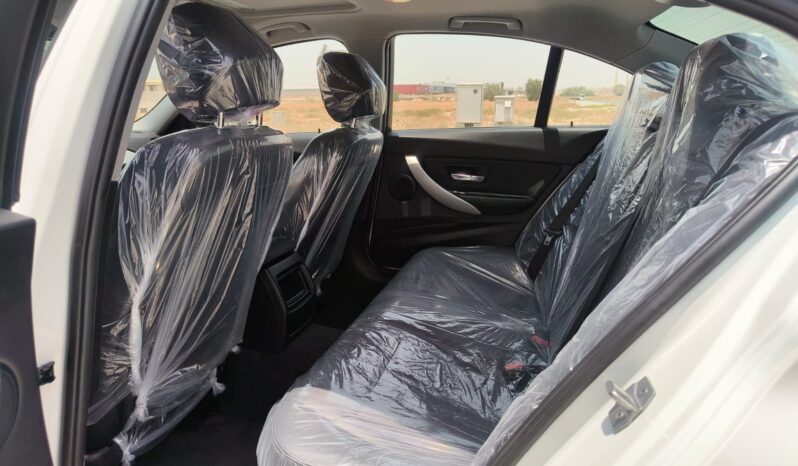 
								bmw 318i gcc 2018 full									
