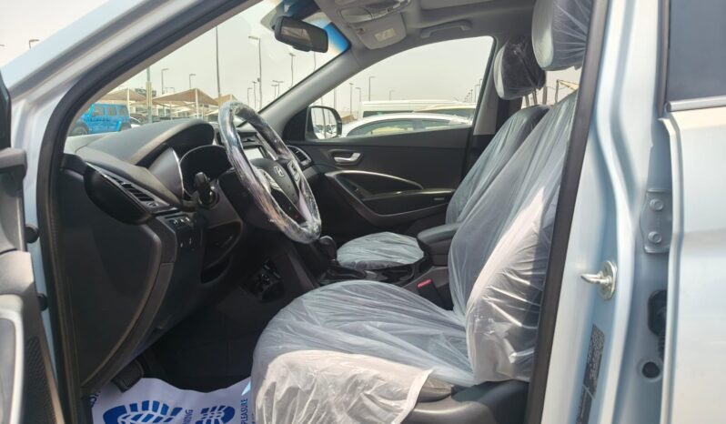 
								Hyundai santafee 2015 gcc full									