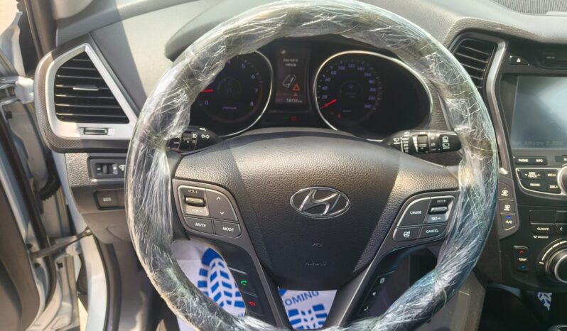 
								Hyundai santafee 2015 gcc full									