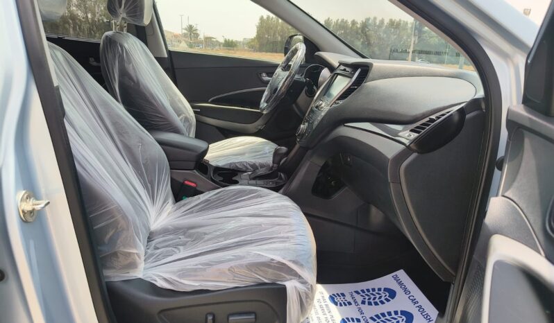 
								Hyundai santafee 2015 gcc full									